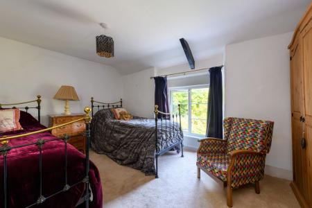 4F86F2BA-DE6F-4E96-8