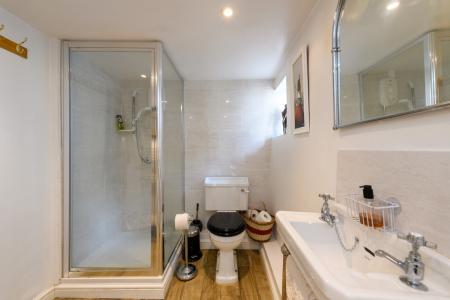 E479712C-B0A8-4CF0-8