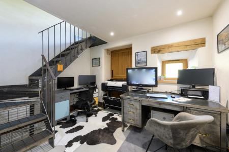 DC625657-B29B-4B56-A