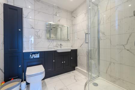 Groundfloor Shower R