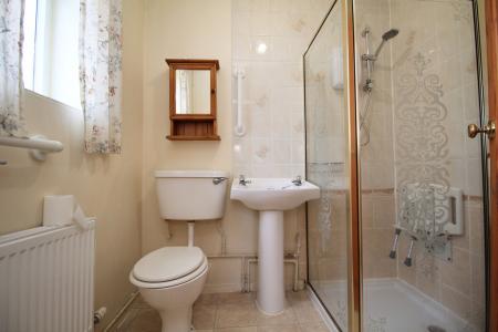 Family Shower Room.j