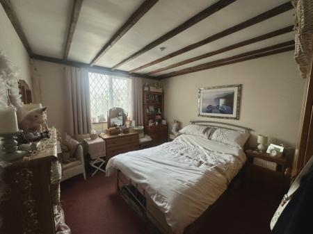 DE9425DE-7517-4E47-B