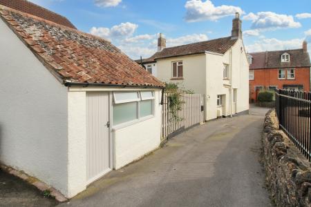 Outbuilding and side