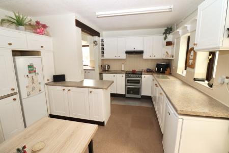 Kitchen dining room