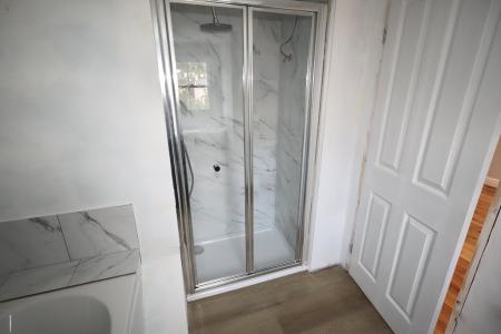 Ensuite shower