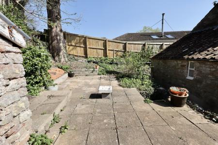 Courtyard garden