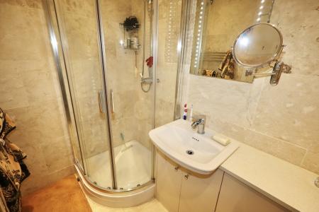Ensuite shower room