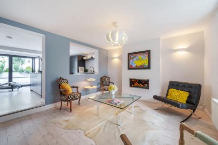 Sitting room through