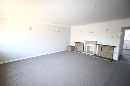 Open plan sitting ro