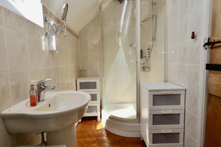 1st floor shower roo