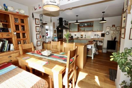 Dining kitchen
