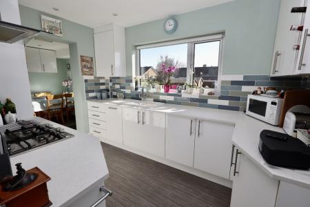 Kitchen through to d