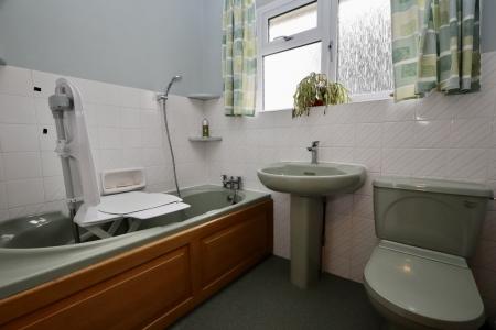 Ground floor bathroo