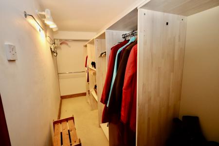 Walk in cupboard in
