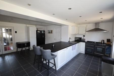 Kitchen / dining roo