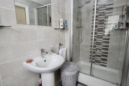 En suite shower room
