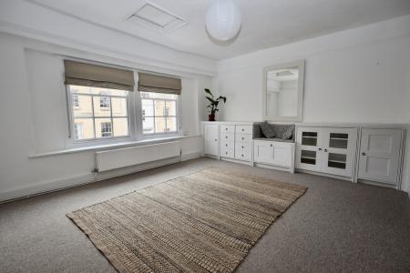 Sitting room overloo