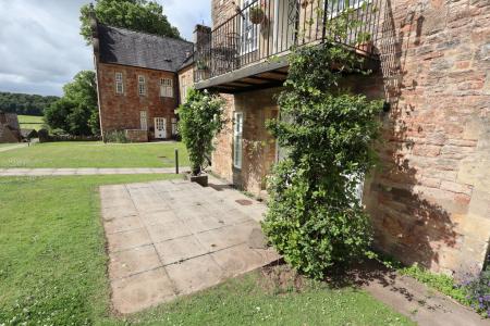 Patio to the front a