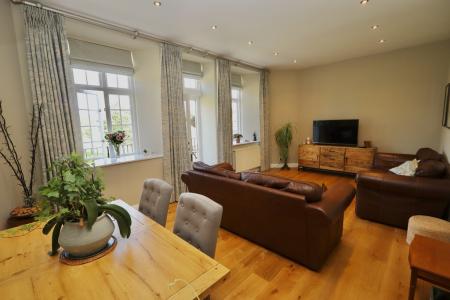 Sitting room diner
