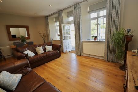 Sitting room diner