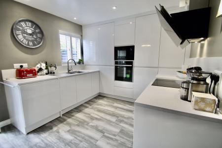 Kitchen with Neff ap