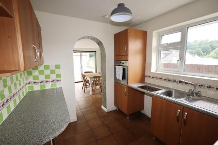 Kitchen through to d