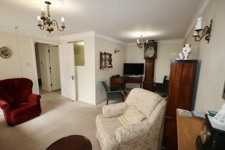 Sitting room dining