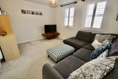 First floor sitting