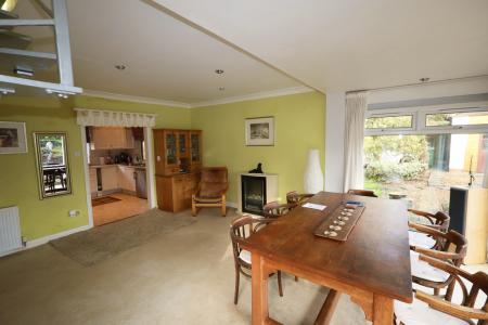 Sitting / dining roo