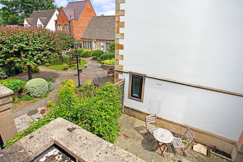 2 bedroom Terraced House for sale in Moretoninmarsh