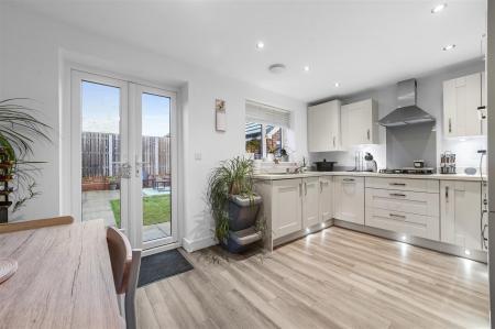 Kitchen/Dining