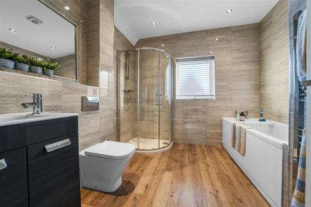 FAMILY BATHROOM