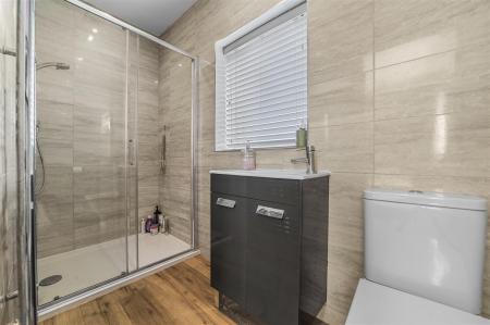 EN-SUITE TO BEDROOM ONE