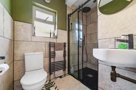 FIRST FLOOR SHOWER ROOM