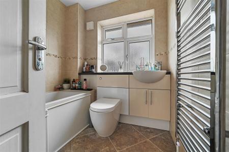 FAMILY BATHROOM