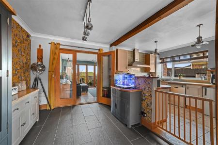 KITCHEN DINING ROOM