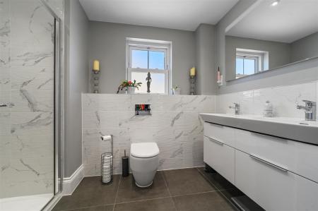EN-SUITE TO BEDROOM ONE