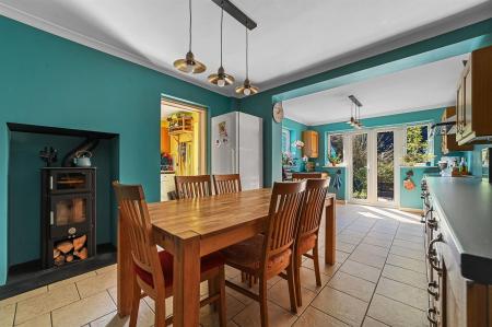 Kitchen/Dining