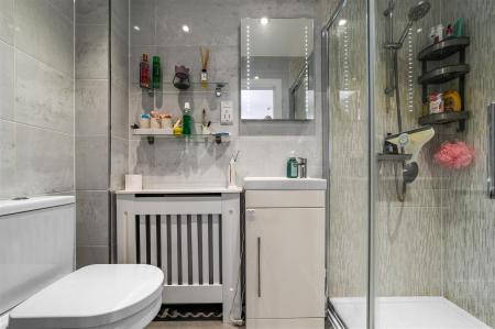 EN-SUITE TO BEDROOM ONE