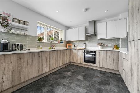KITCHEN DINING ROOM