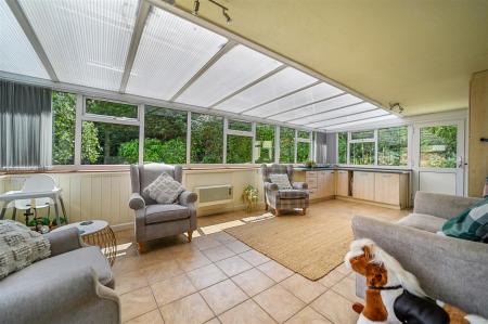 GARDEN ROOM