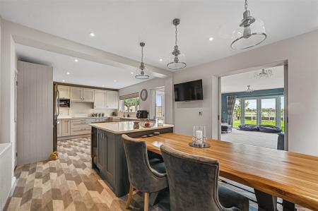 Kitchen/Dining