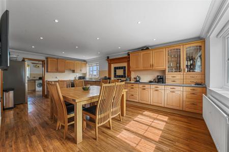 Kitchen/Dining