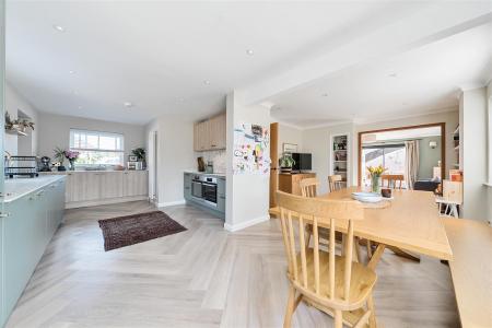KITCHEN DINING ROOM