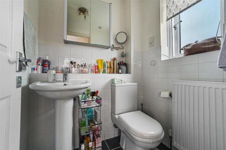 EN-SUITE TO BEDROOM ONE