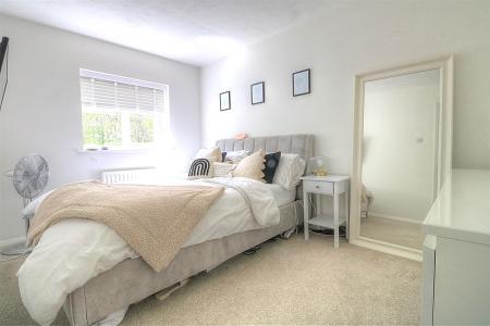 Bed 2.jpg