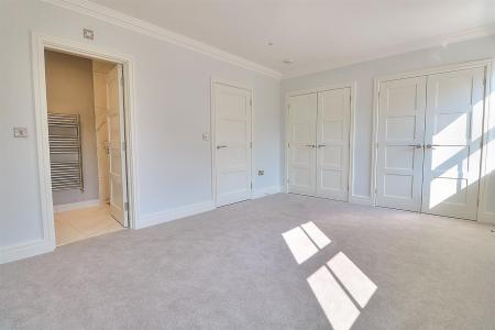Woodhill 8 Bed 1 Alt (Custom).jpg