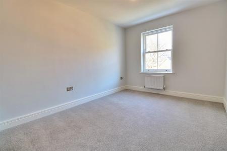 Woodhill 8 Bed 3 (Custom).jpg