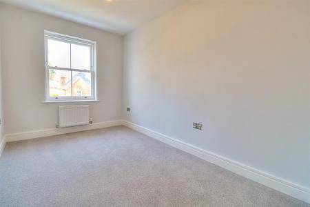 Woodhill 8 Bed 4 (Custom).jpg