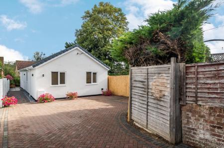 Shaftesbury Ave 25 Front New.jpg